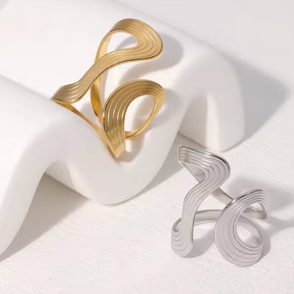 14K Gold Filled Geometric Ring - Picture 3 of 4